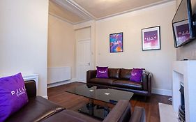 Pillo Rooms - Spacious Cosy 2 Bedroom House By Bridgewater Canal