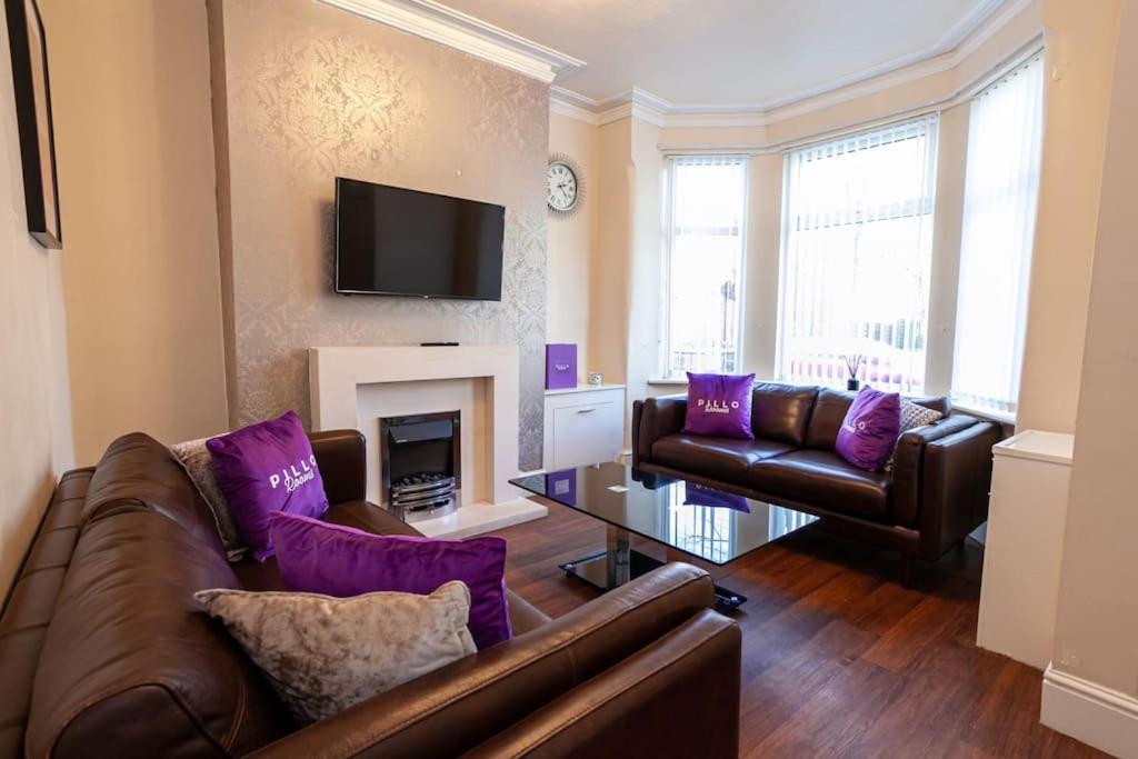 Pillo Rooms - Spacious Cosy 2 Bedroom House By Bridgewater Canal Manchester Exterior photo