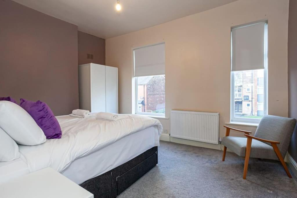 Pillo Rooms - Spacious Cosy 2 Bedroom House By Bridgewater Canal Manchester Exterior photo