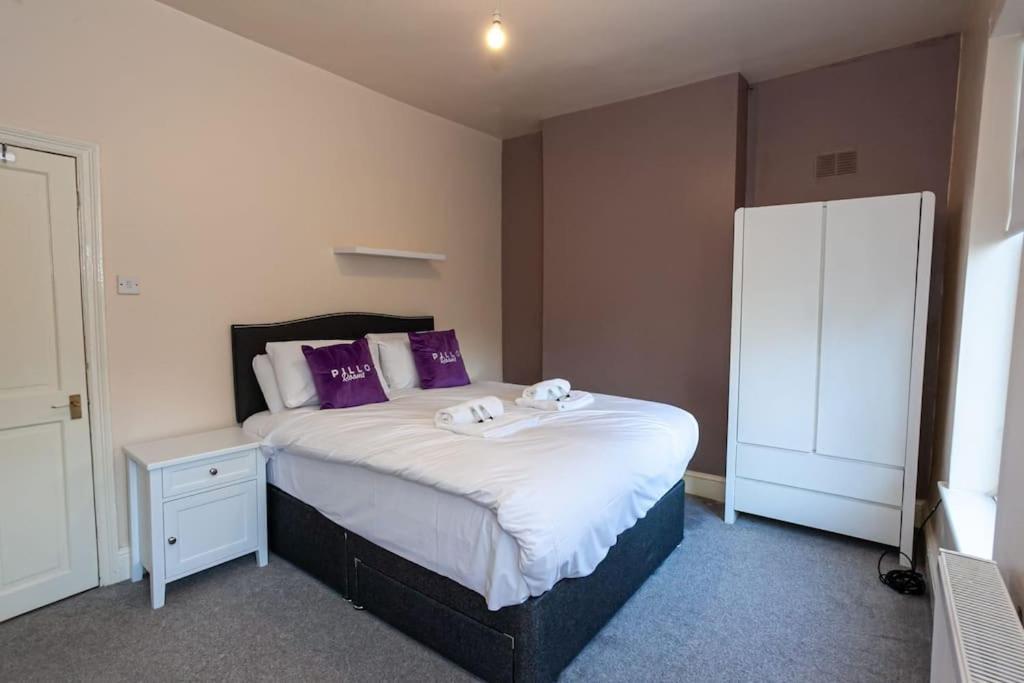 Pillo Rooms - Spacious Cosy 2 Bedroom House By Bridgewater Canal Manchester Exterior photo